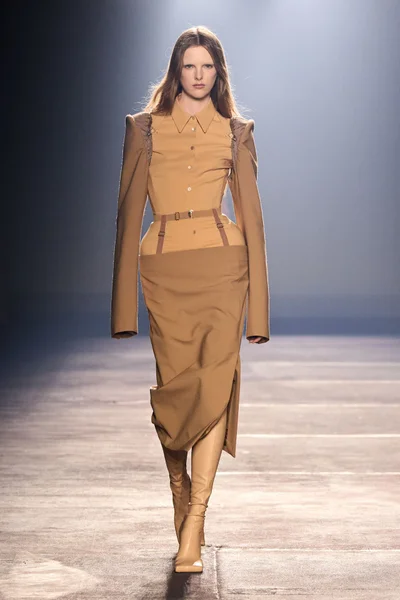 Look 22